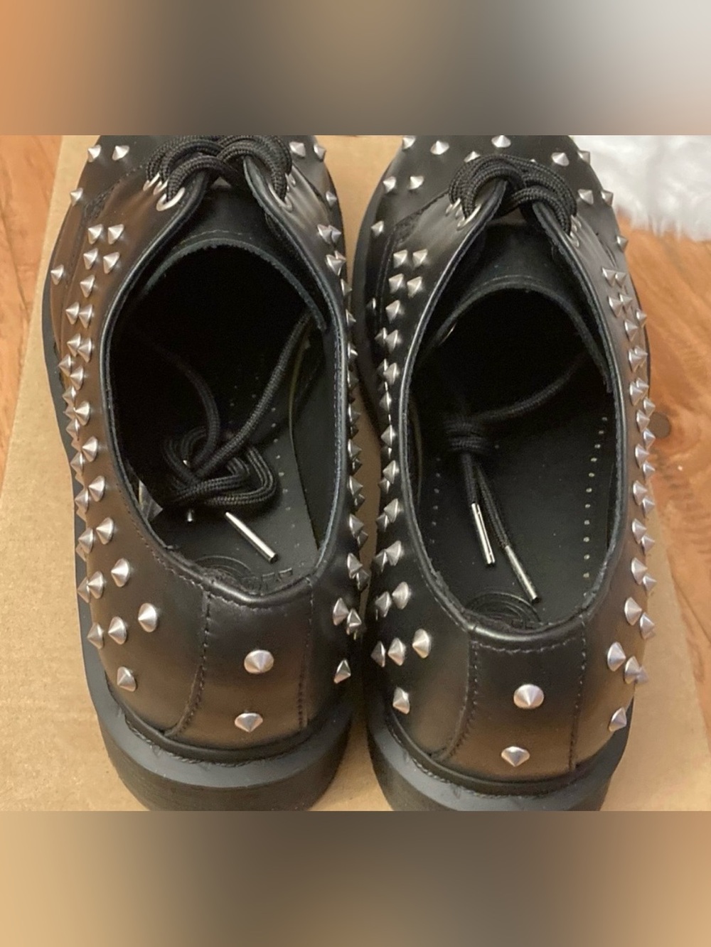 New Dr. Martens 1461 stud shoes Womens  9 Men’s 8 new - Picture 4 of 7